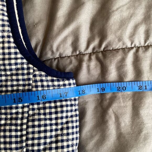 Girls Vineyard Vines Reversible Sherpa Vest navy / white large (14) - Picture 10 of 11